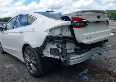 2020 Ford Fusion Hybrid Titanium z USA, uszkodzony, nr VIN 3FA6P0RU6LR234634